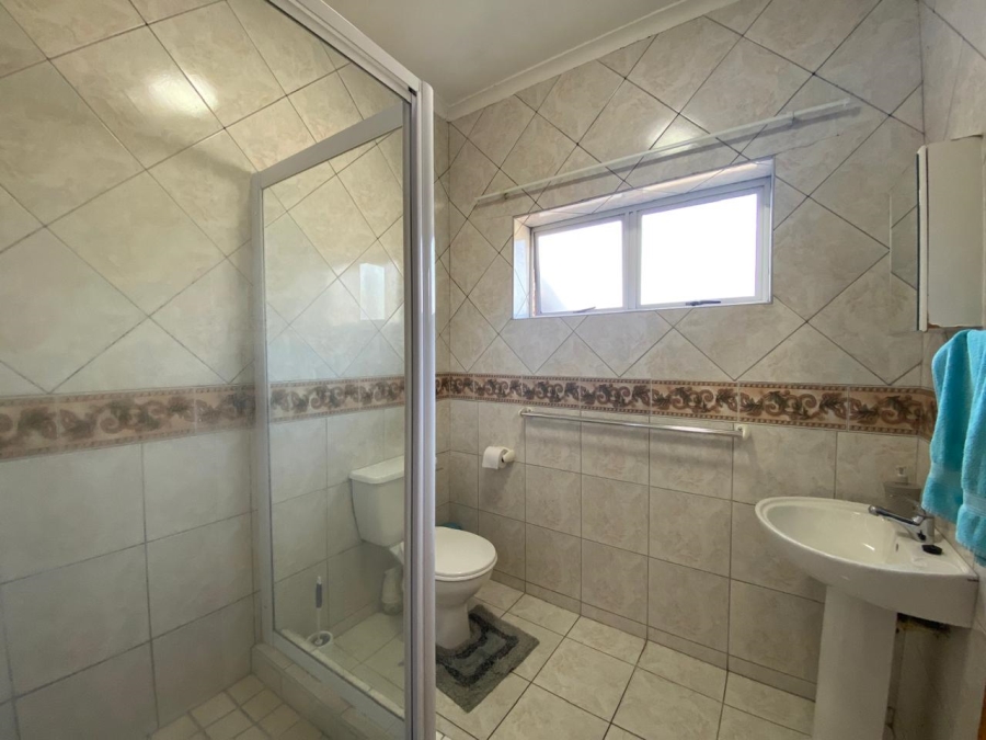 To Let 1 Bedroom Property for Rent in Kenridge Western Cape